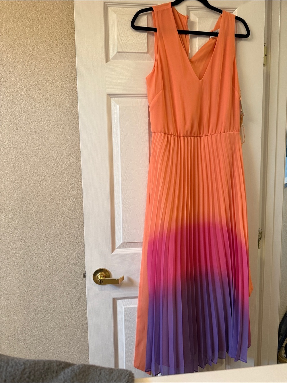 Taylor Sleeveless Ombre Pleated Midi Dress in Coral-Pink-Purple